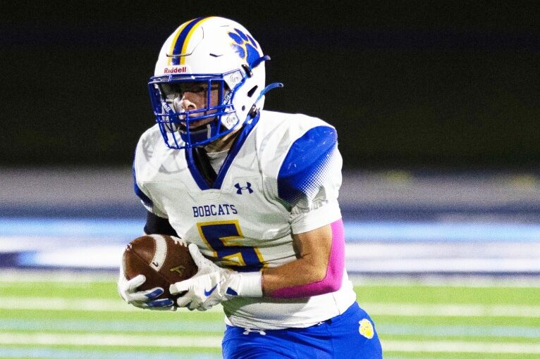 Lansing football sets sights on improved campaign
